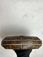 Load image into Gallery viewer, Louis Vuitton Croissant PM Shoulder bag