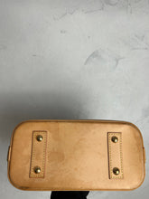 Load image into Gallery viewer, Louis Vuitton Alma BB
