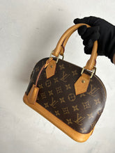 Load image into Gallery viewer, Louis Vuitton Alma BB