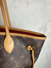 Load image into Gallery viewer, Louis Vuitton Neverfull MM