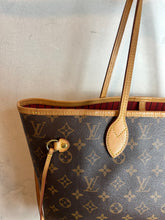 Load image into Gallery viewer, Louis Vuitton Neverfull MM