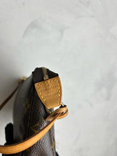 Load image into Gallery viewer, Louis Vuitton Pochette Accessoires