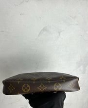 Load image into Gallery viewer, Louis Vuitton Pochette Accessoires
